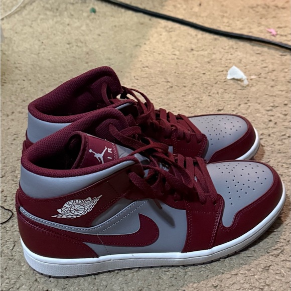 Jordan Men's Maroon and Gray Athletic Shoes